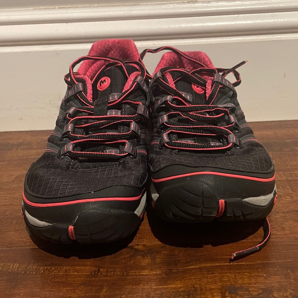 Merrill. Size 6.5.